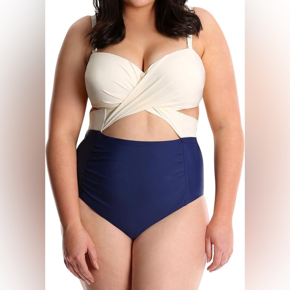 EUC! LYSA Plus Size 1 Piece Monokini Swimsuit Cut Out Front Carly size 3X 26W